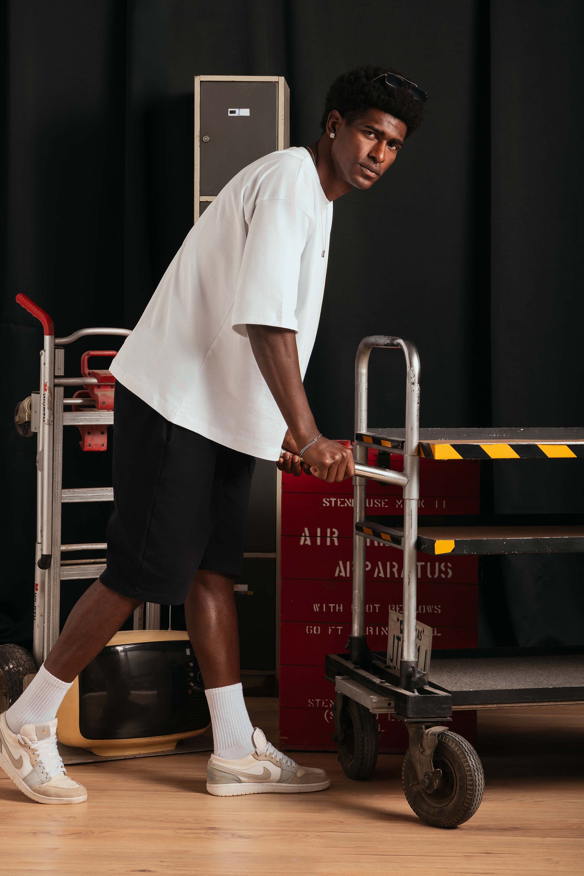 Oversized untchd Short -Black